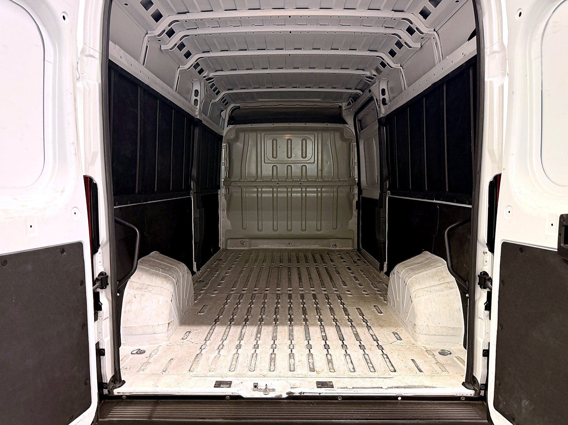 Ram ProMaster Cargo Van 2023 - Image 15