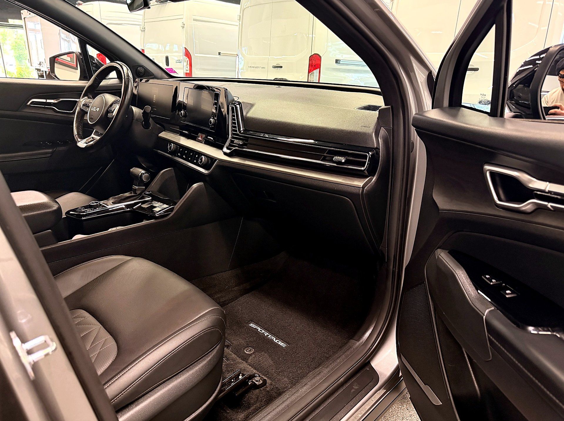 Kia Sportage 2023 - Image 12