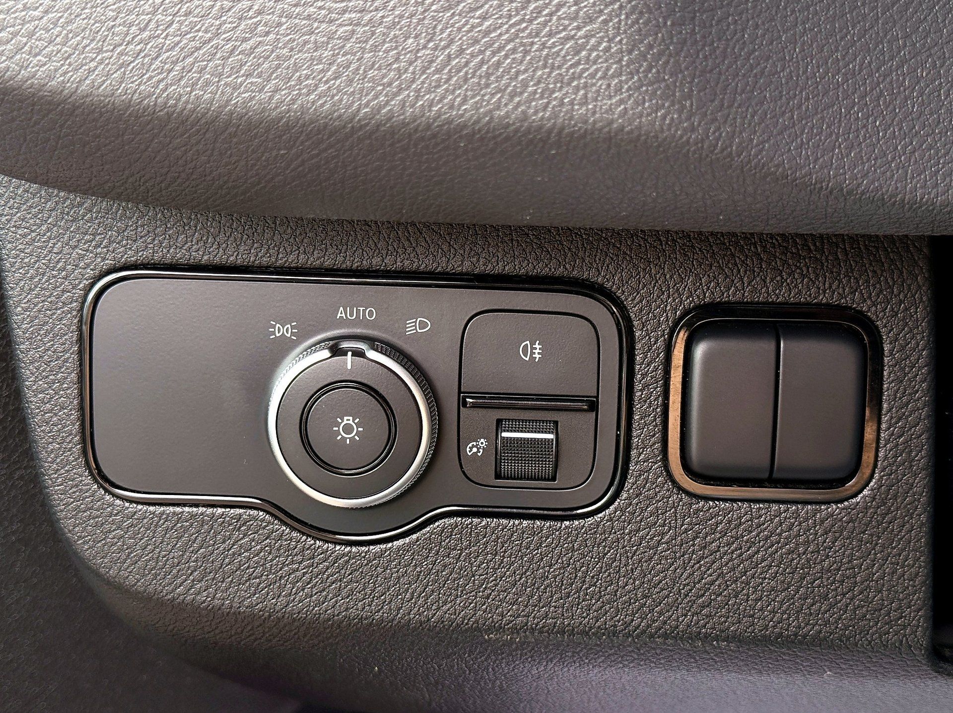 Mercedes-Benz Sprinter Cargo Van 2023 - Image 20
