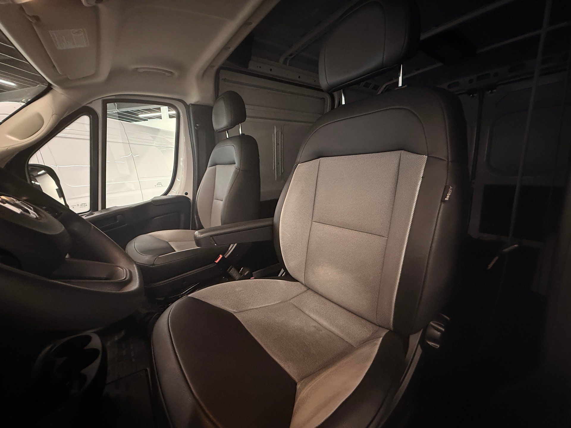 Ram ProMaster 2500 2025 - Image 27