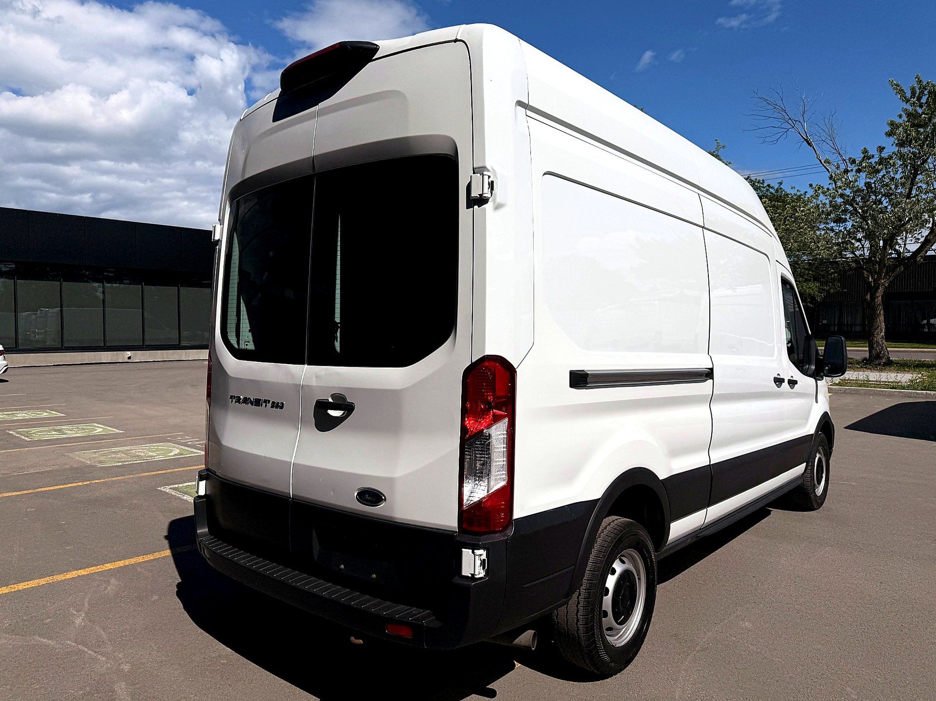 Ford Transit Cargo Van 2022 - Image 5