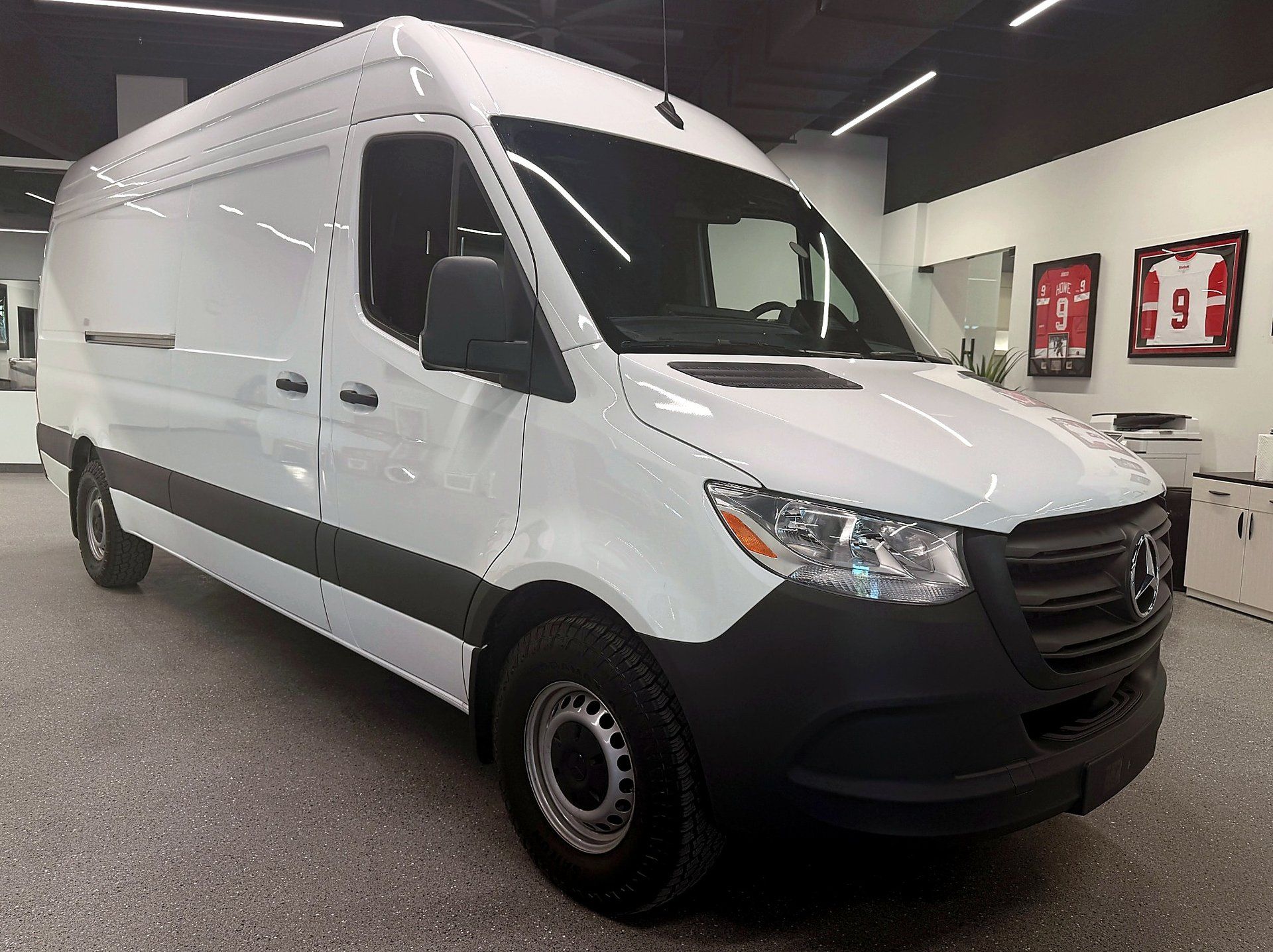 Mercedes-Benz Sprinter Cargo Van 2025 - Image 7