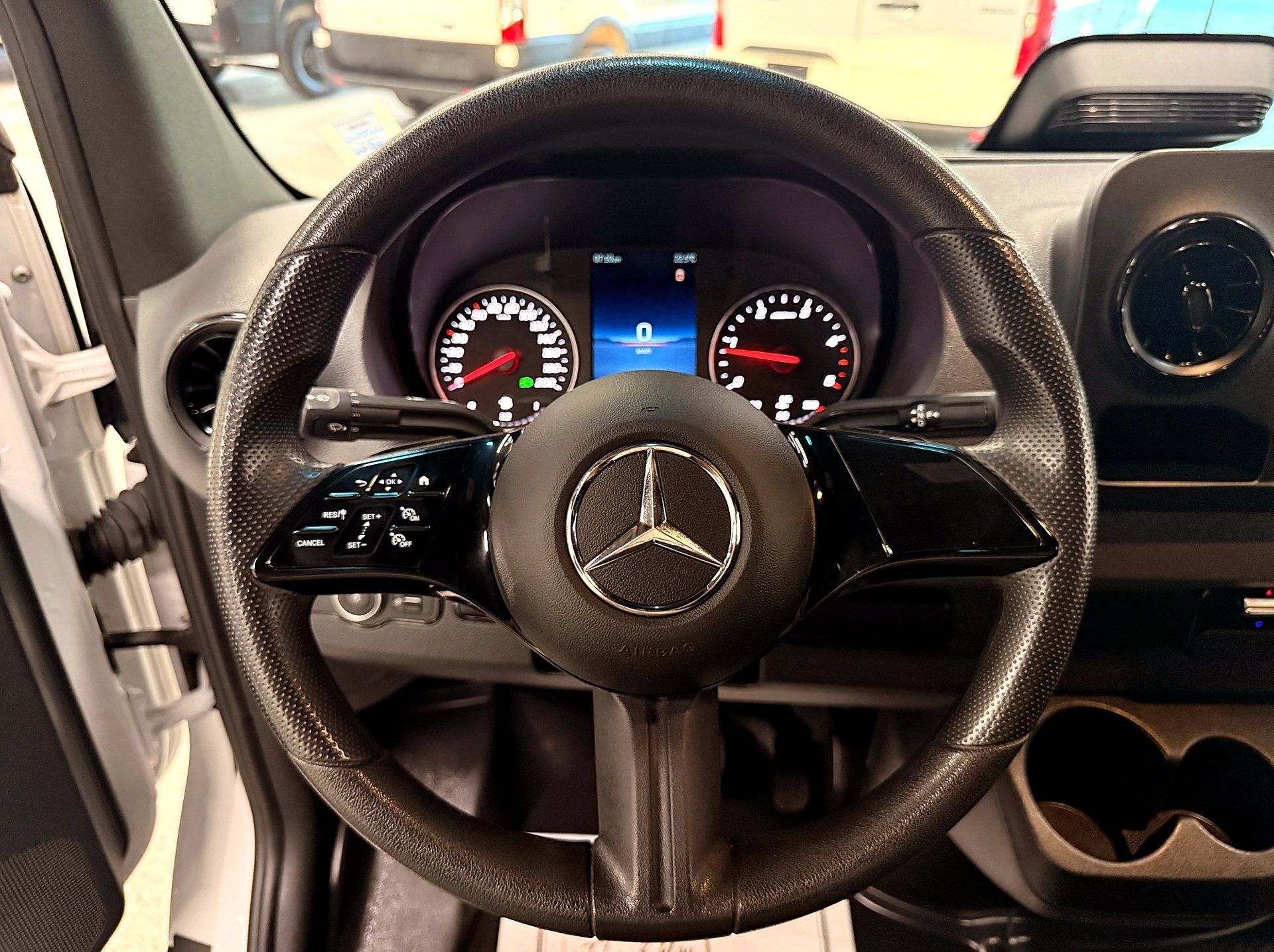 Mercedes-Benz Sprinter Cargo Van 2025 - Image 16