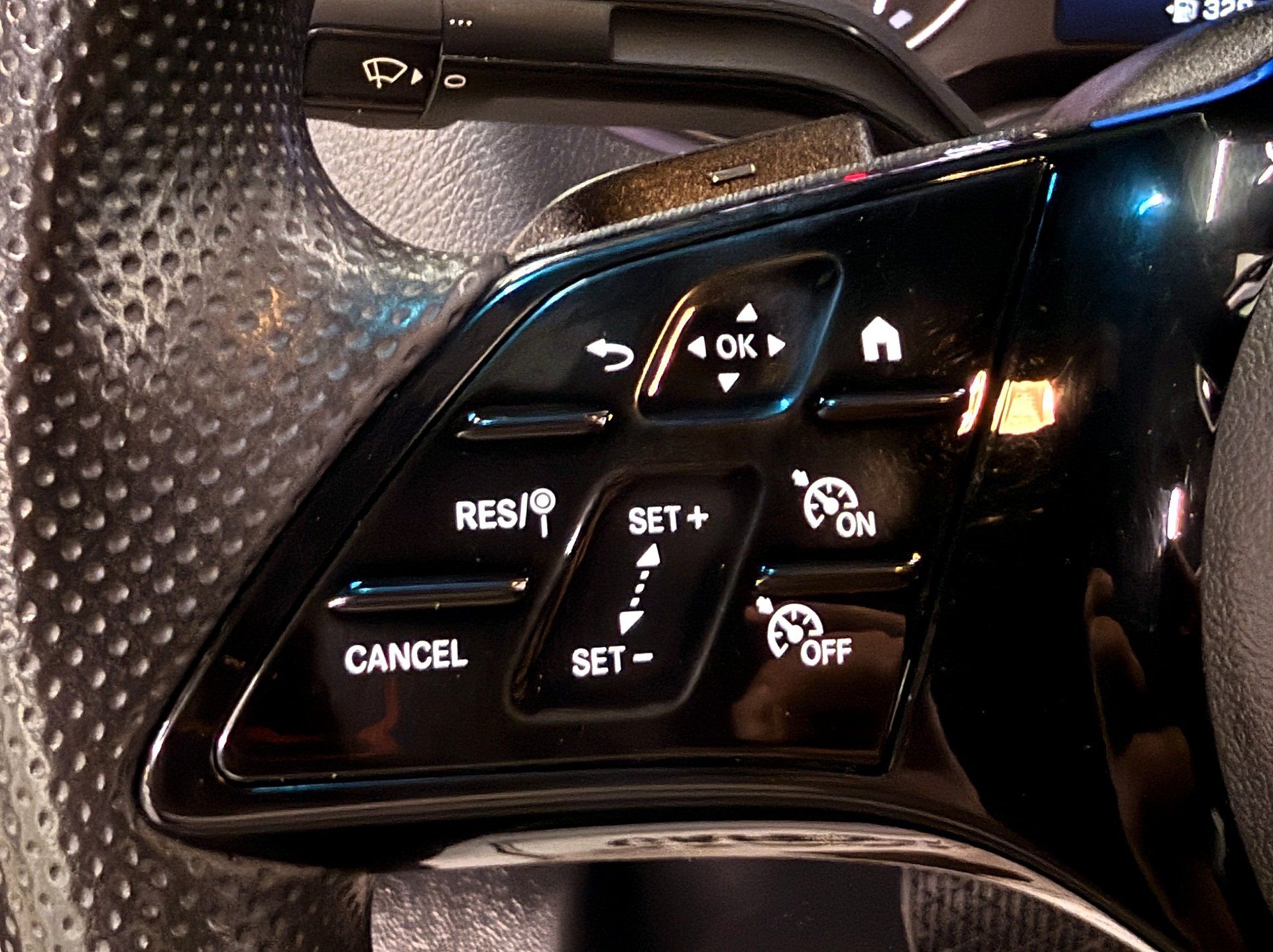 Mercedes-Benz Sprinter Cargo Van 2025 - Image 21