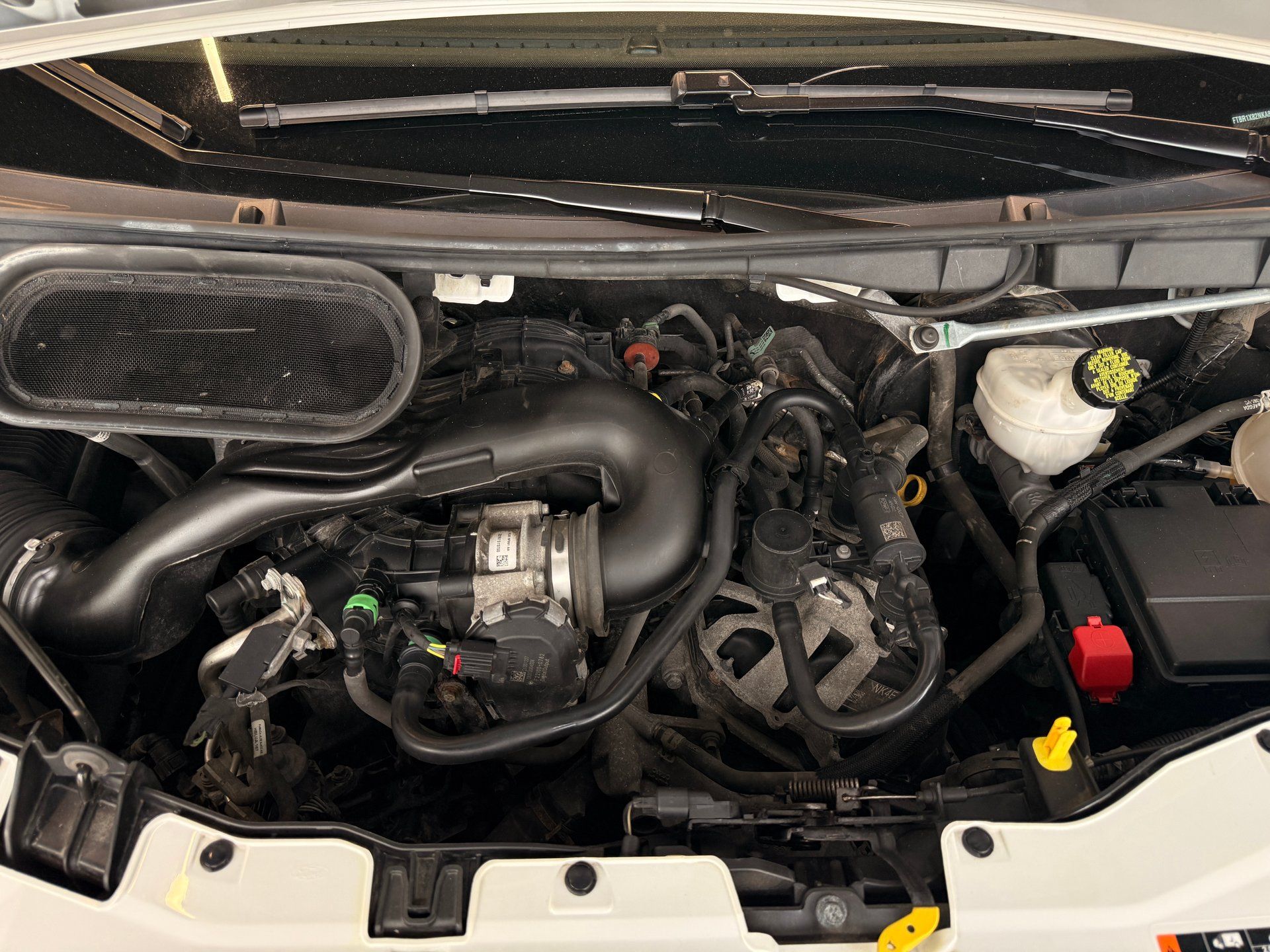Ford Transit Cargo Van 2022 - Image 25