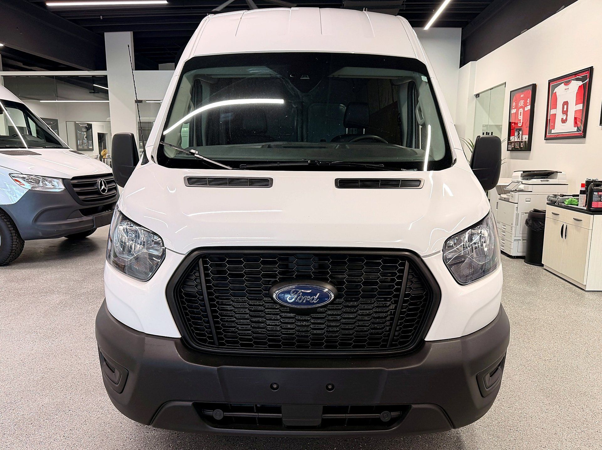 Ford Transit Cargo Van 2022 - Image 8