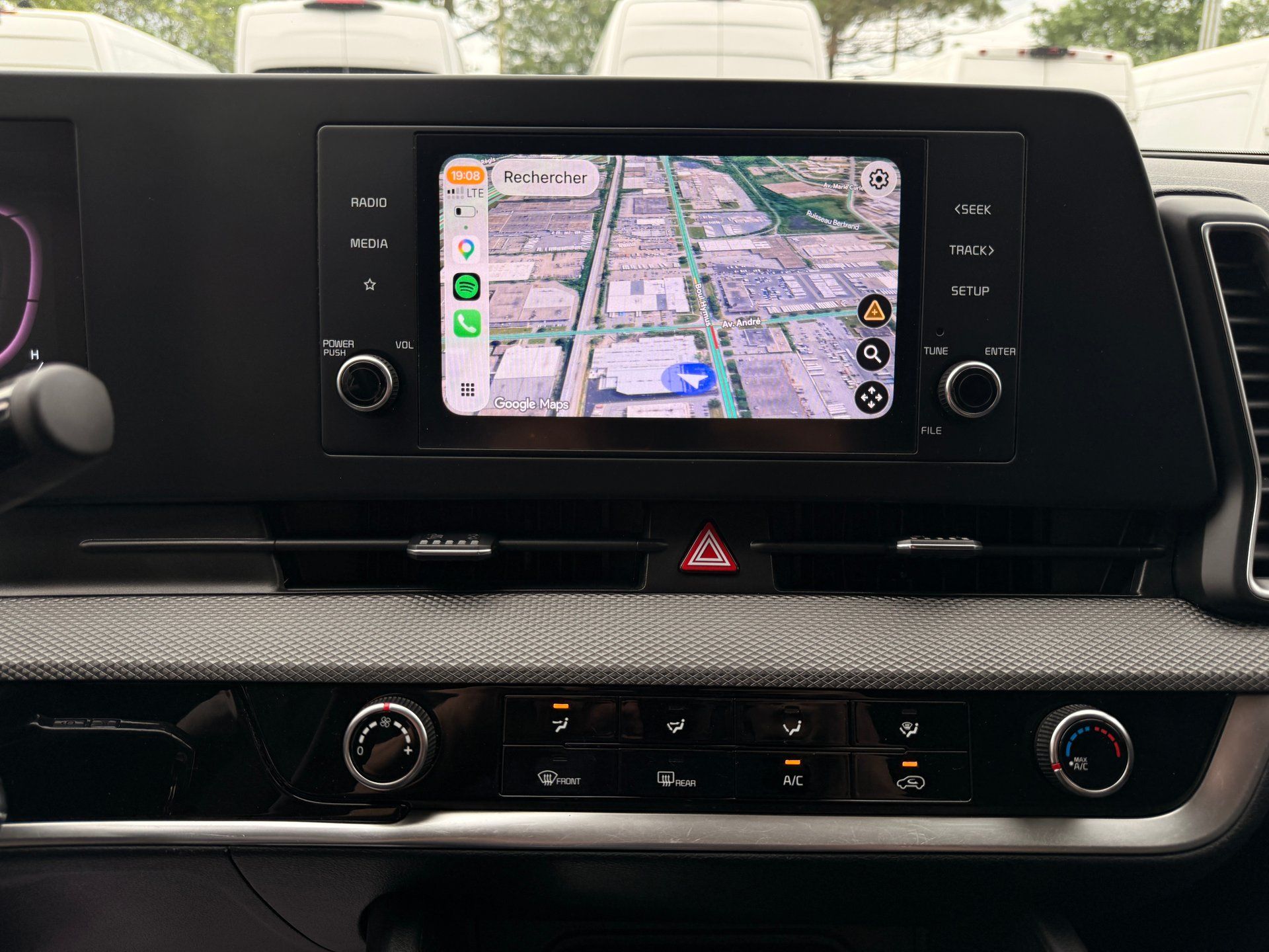 Kia Sportage 2023 - Image 17