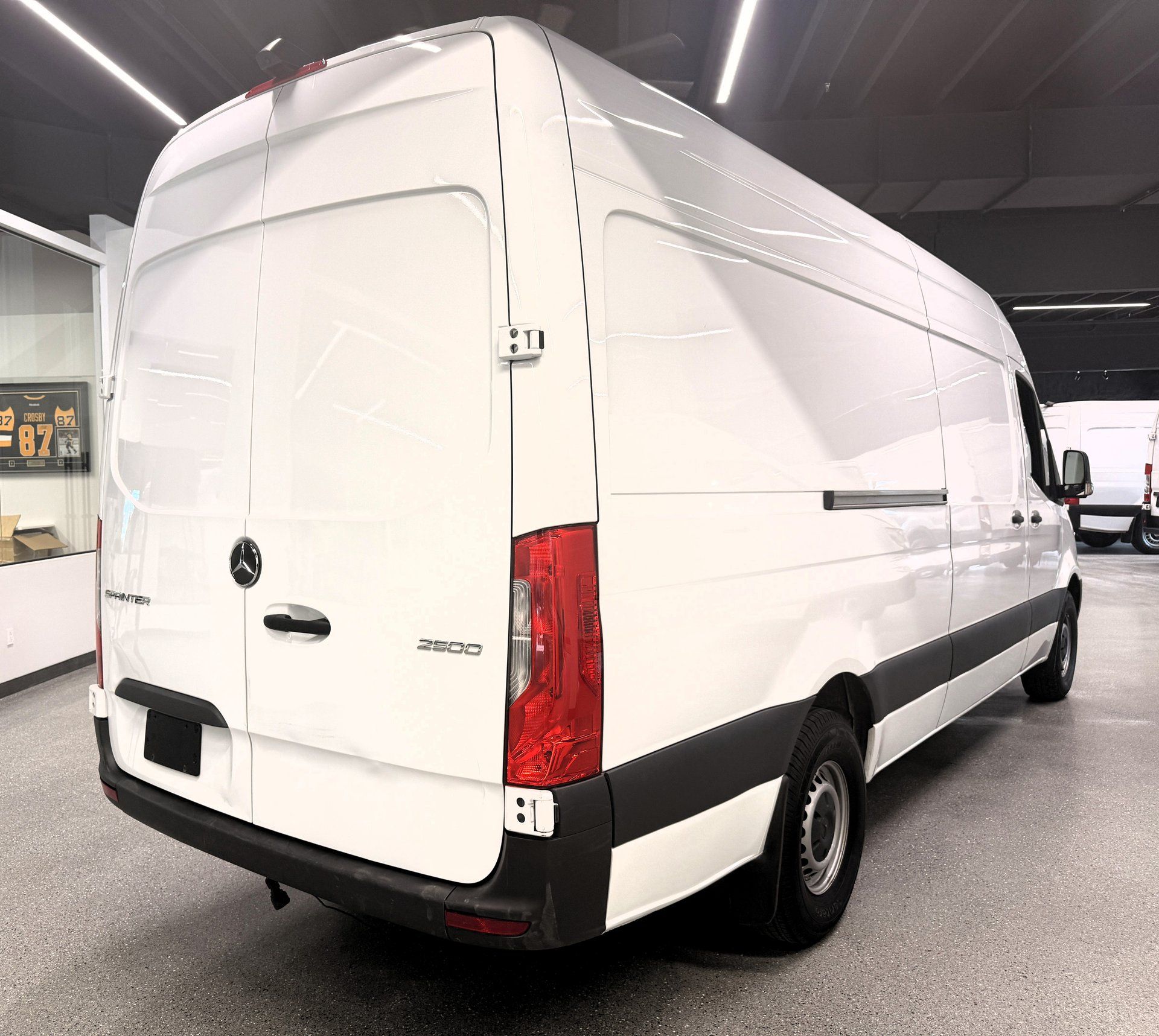Mercedes-Benz Sprinter Cargo Van 2024 - Image 5