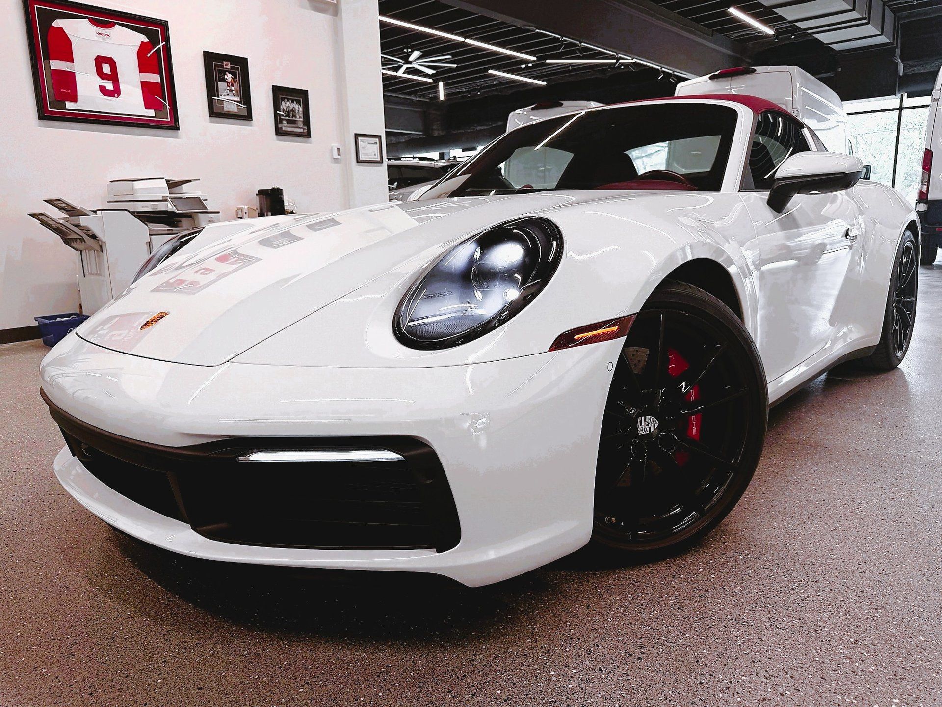 Porsche 911 2022 - Image 1