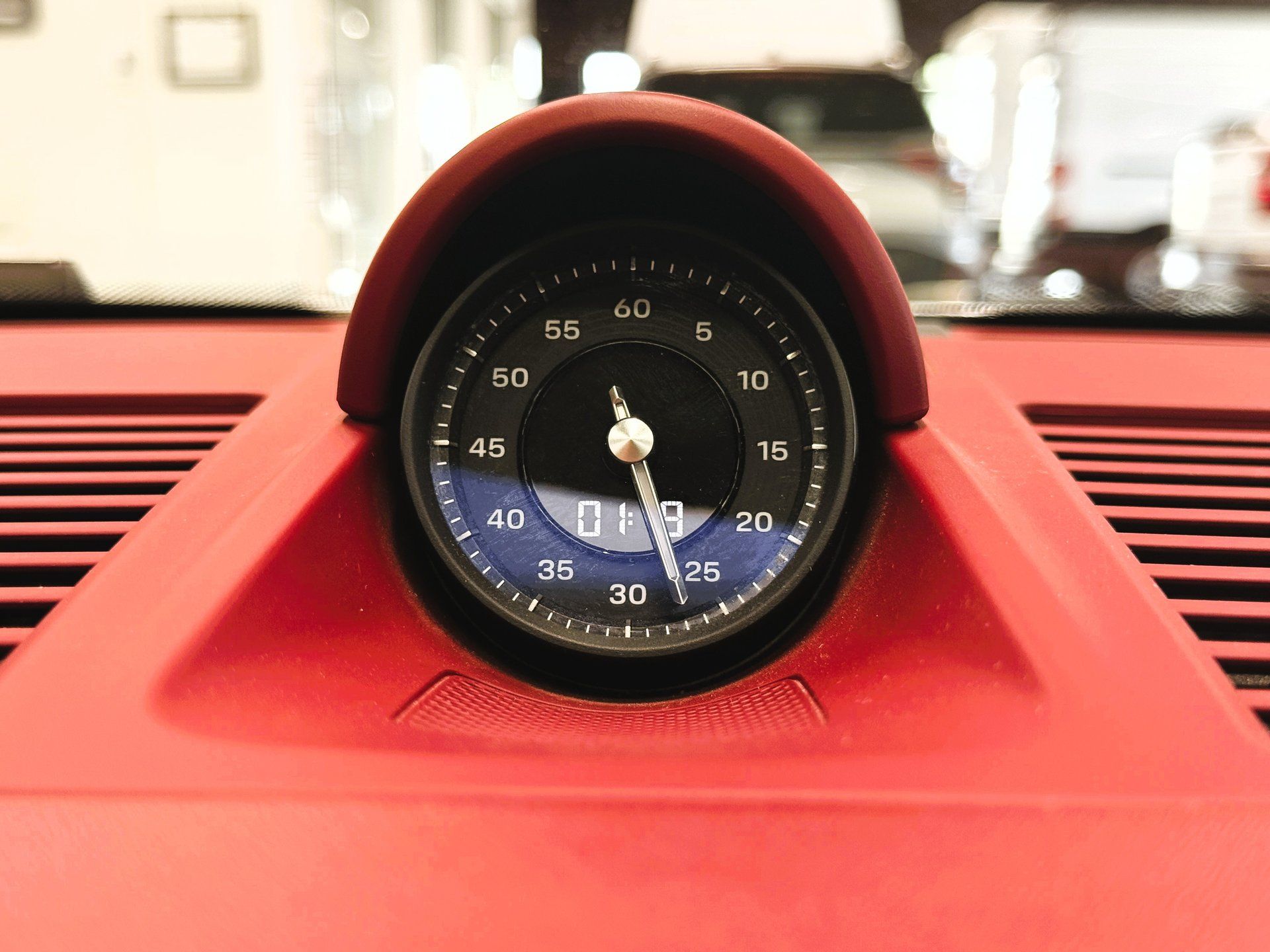 Porsche 911 2022 - Image 37