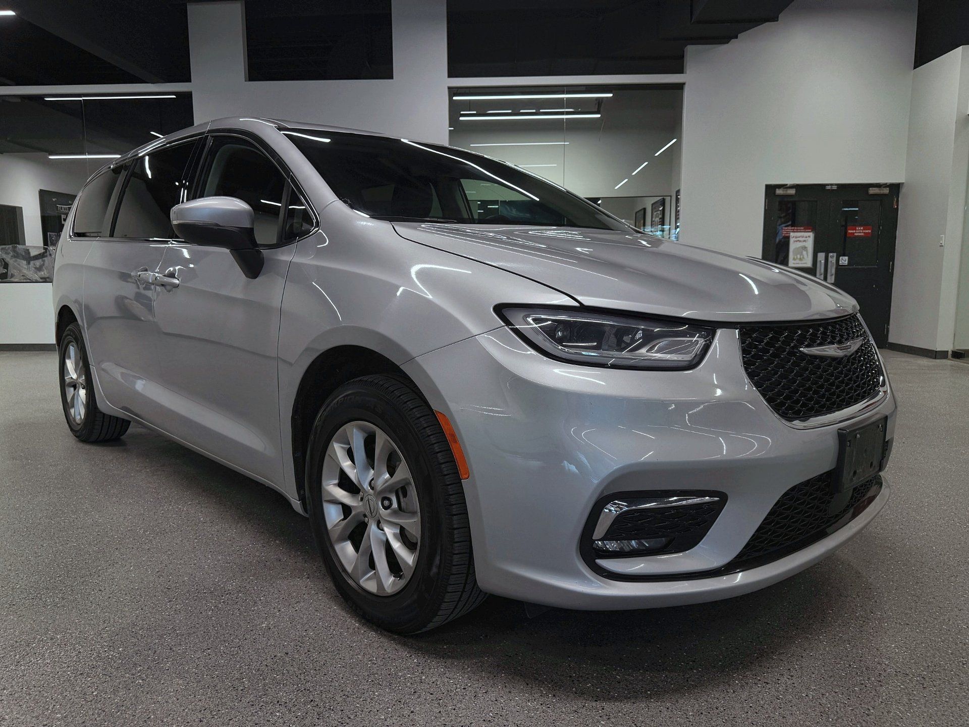 Chrysler Pacifica 2023 - Image 7