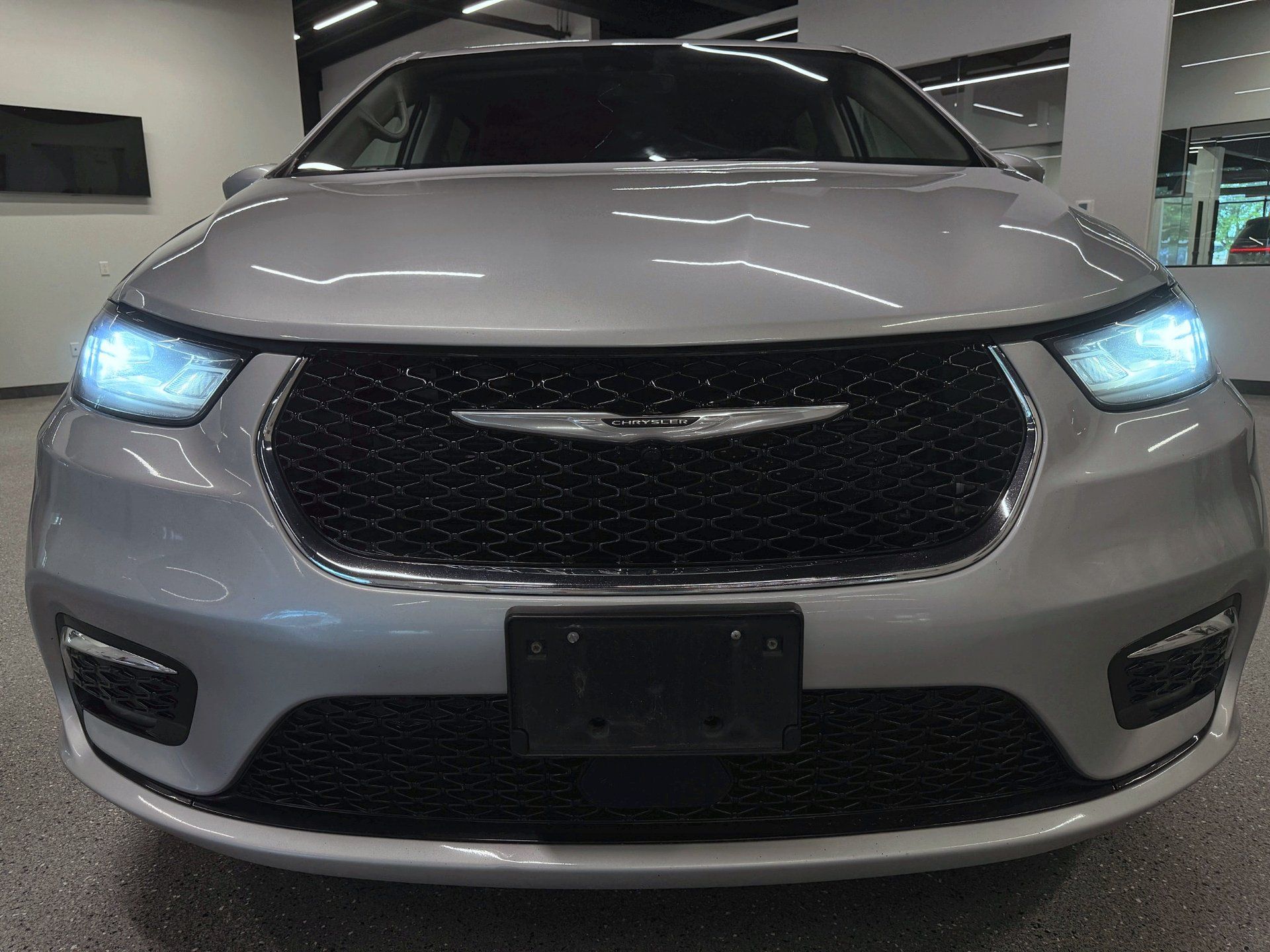 Chrysler Pacifica 2023 - Image 8