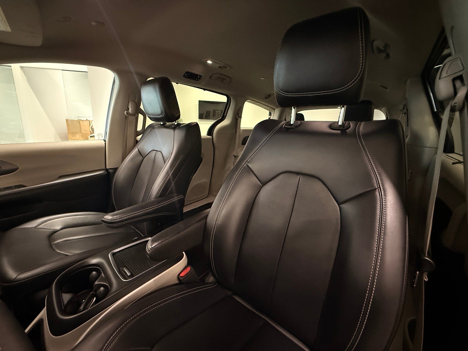 Chrysler Pacifica 2023 - Image 27