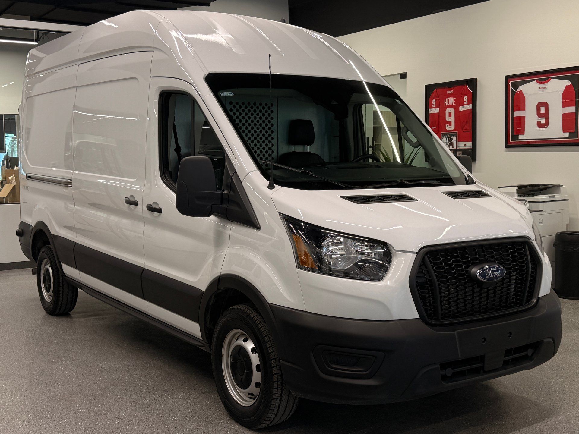 Ford Transit Cargo Van 2024 - Image 7