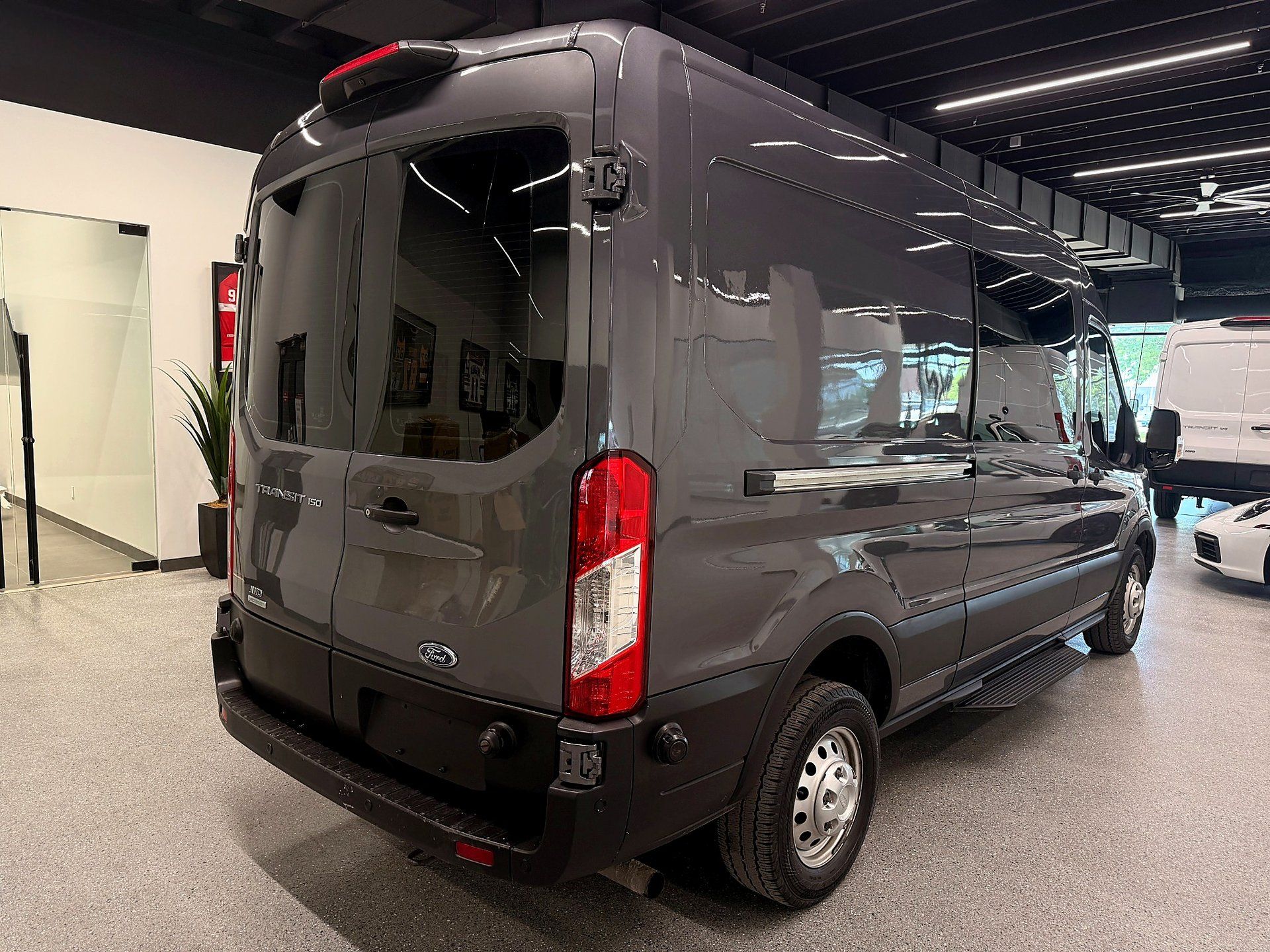 Ford Transit Crew Van 2023 - Image 5