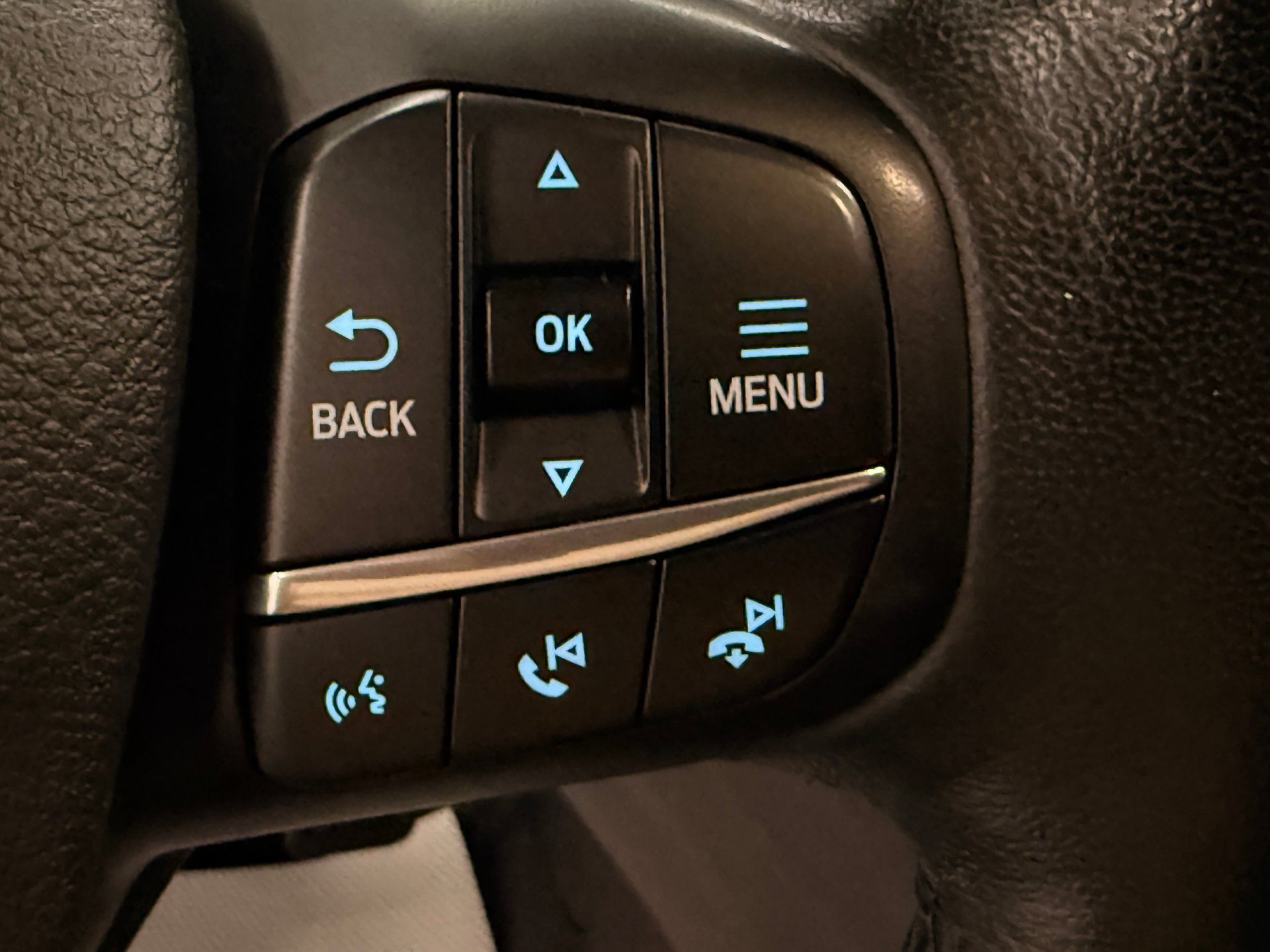 Ford Transit Crew Van 2023 - Image 23