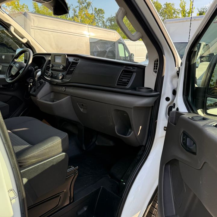 Ford Transit Cargo Van 2020 - Image 12