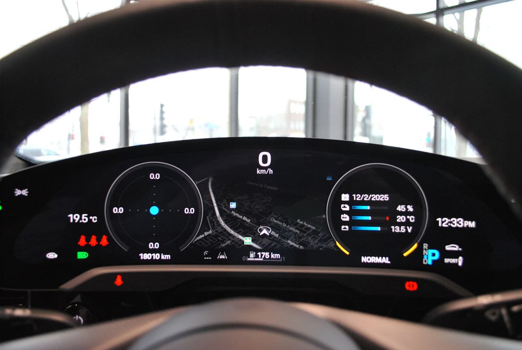 Porsche Taycan 2024 - Image 13
