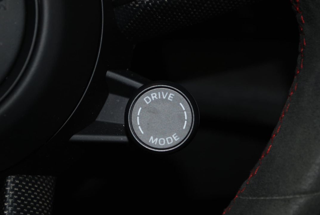 Porsche Taycan 2024 - Image 20