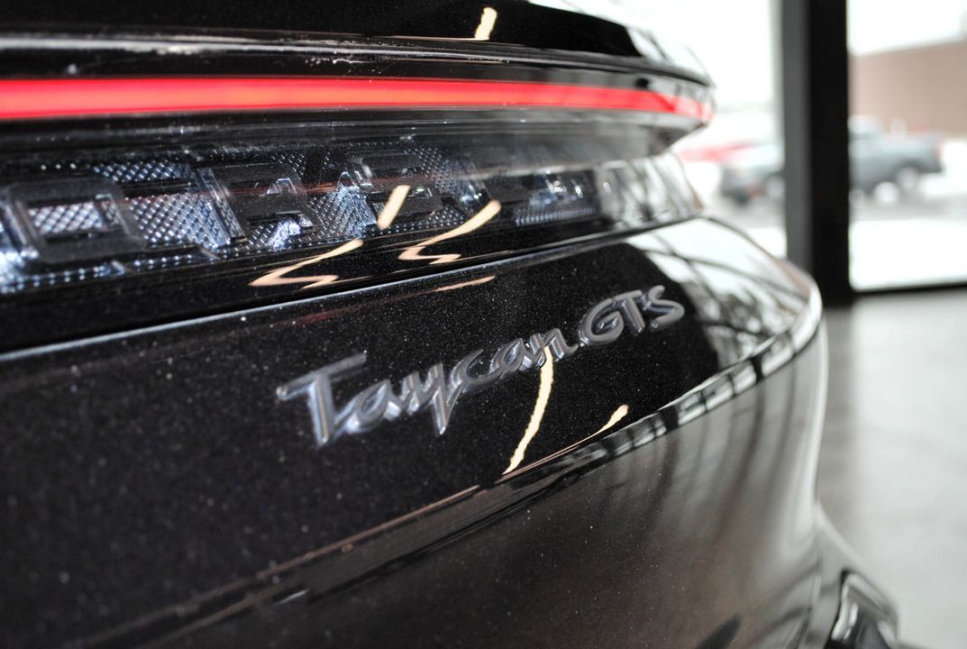 Porsche Taycan 2024 - Image 24