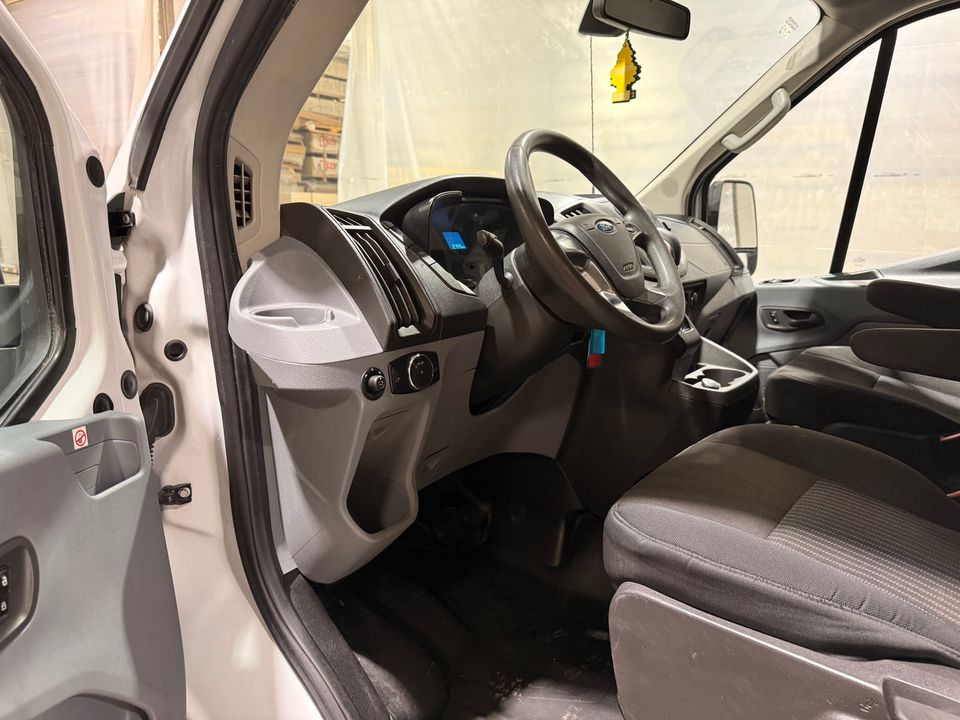 Ford Transit Cargo Van 2019 - Image 11