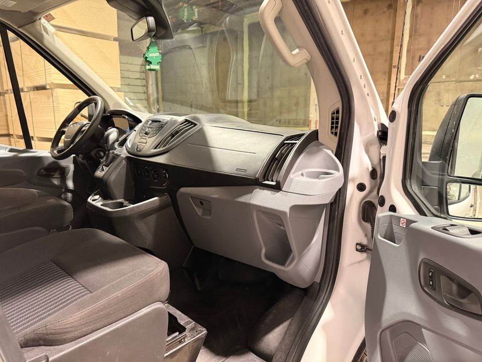 Ford Transit Cargo Van 2019 - Image 12
