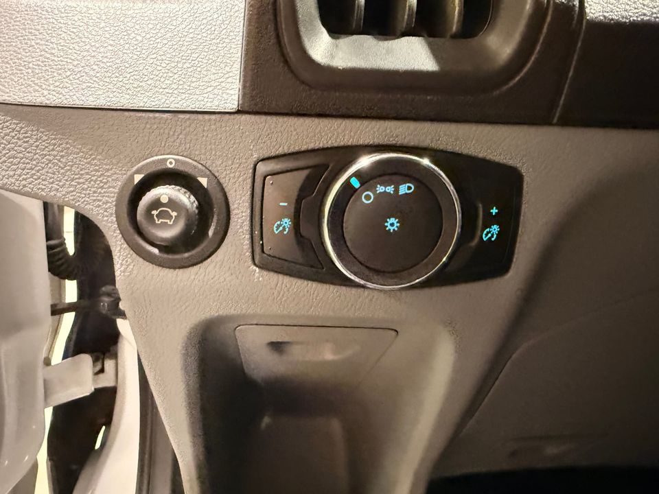 Ford Transit Cargo Van 2019 - Image 23