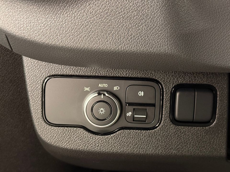 Mercedes-Benz Sprinter Cargo Van 2024 - Image 16