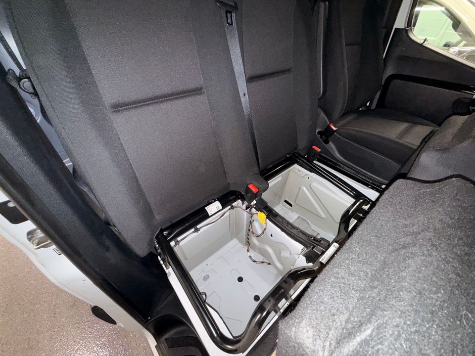 Mercedes-Benz Sprinter Cargo Van 2024 - Image 25