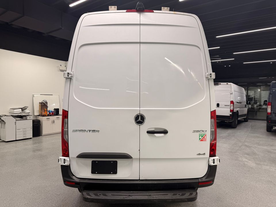 Mercedes-Benz Sprinter Cargo Van 2019 - Image 4
