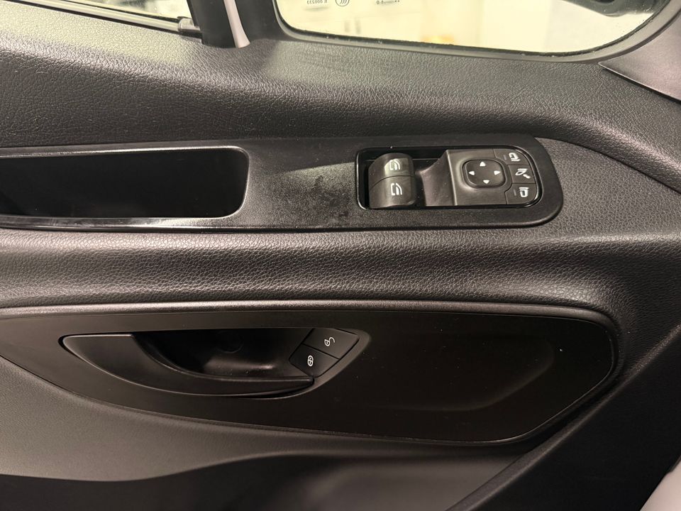 Mercedes-Benz Sprinter Cargo Van 2019 - Image 13