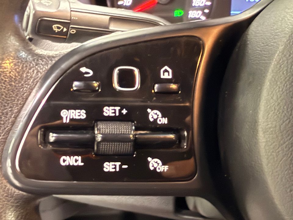 Mercedes-Benz Sprinter Cargo Van 2019 - Image 18