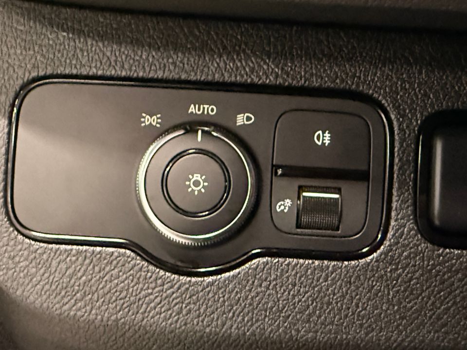 Mercedes-Benz Sprinter Cargo Van 2019 - Image 19