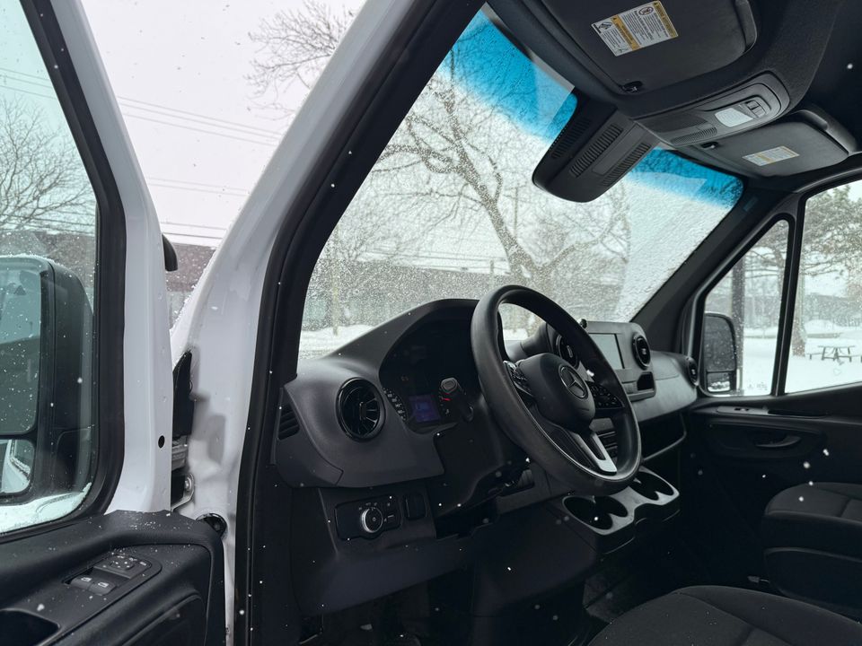 Mercedes-Benz Sprinter Cargo Van 2021 - Image 11