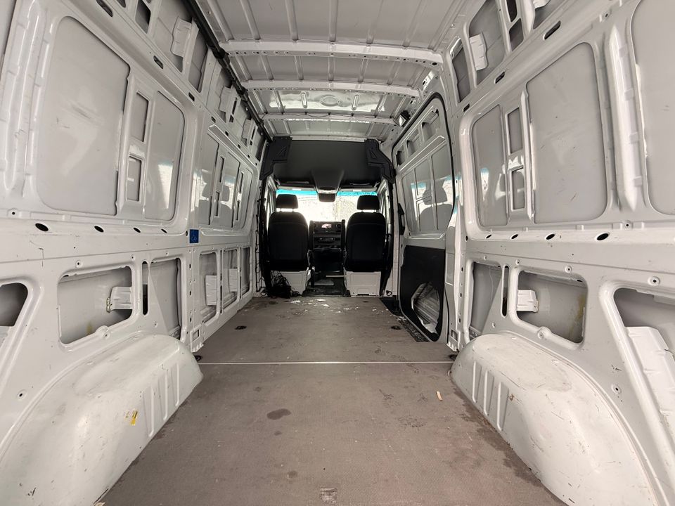 Mercedes-Benz Sprinter Cargo Van 2021 - Image 15