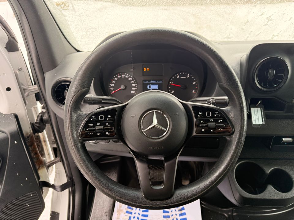Mercedes-Benz Sprinter Cargo Van 2021 - Image 16