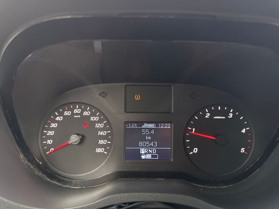 Mercedes-Benz Sprinter Cargo Van 2021 - Image 17