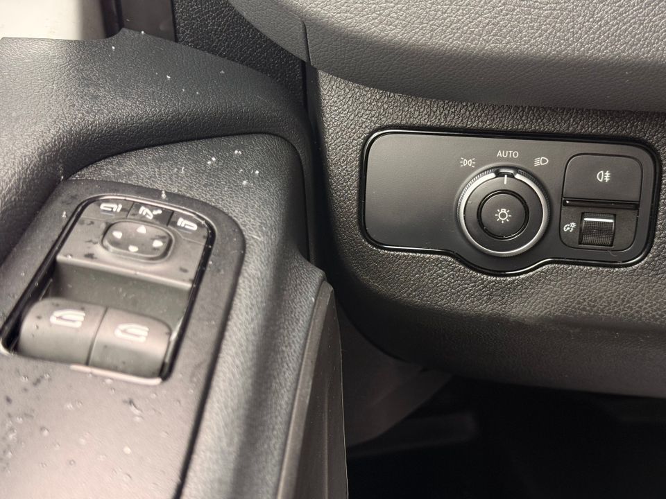 Mercedes-Benz Sprinter Cargo Van 2021 - Image 19