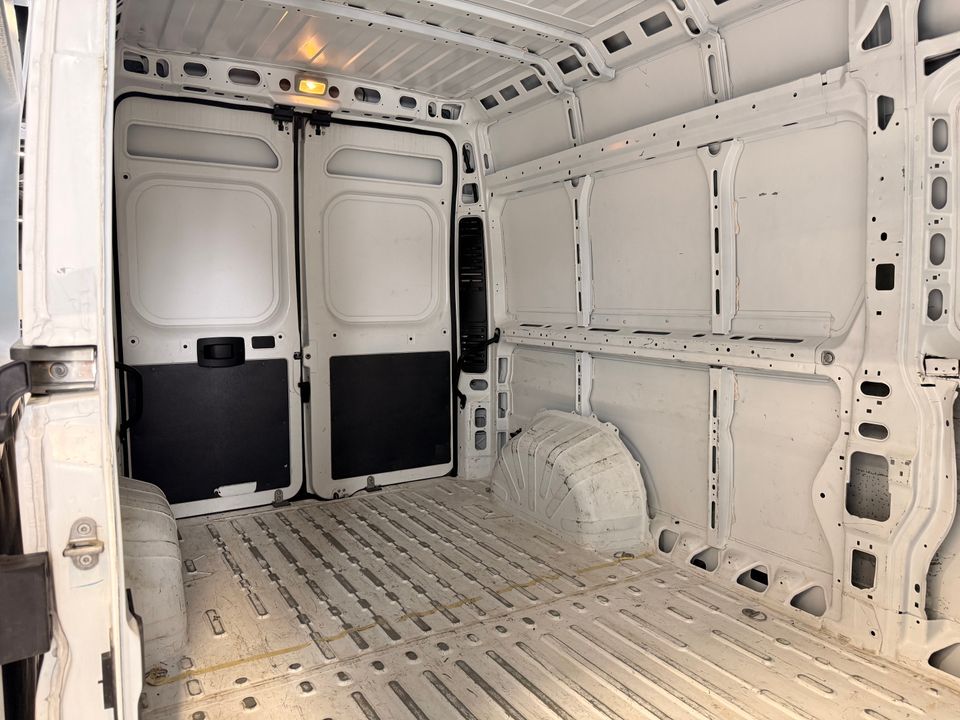 Ram ProMaster Cargo Van 2023 - Image 13