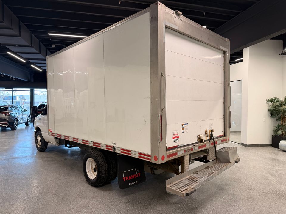 Ford E-Series Cutaway 2022 - Image 3