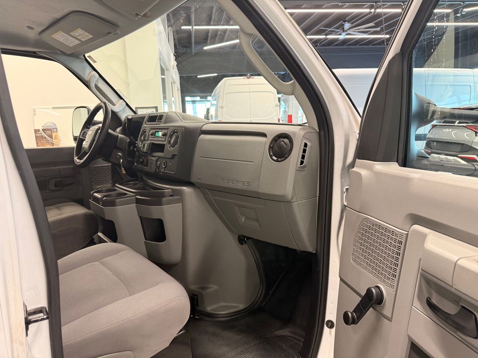 Ford E-Series Cutaway 2022 - Image 13