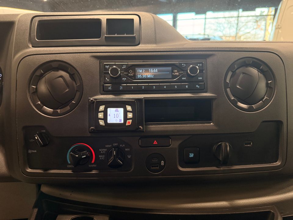 Ford E-Series Cutaway 2022 - Image 18
