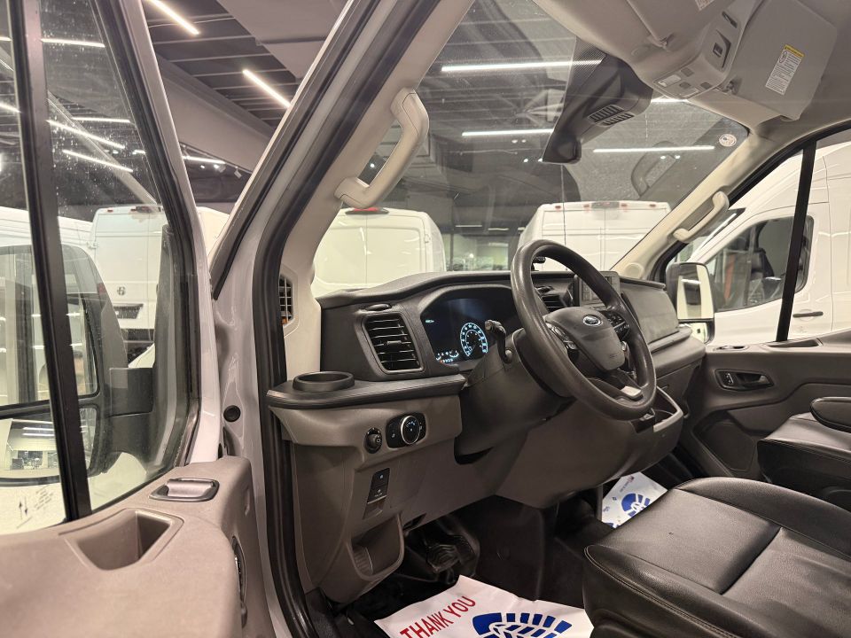 Ford Transit Cargo Van 2023 - Image 10