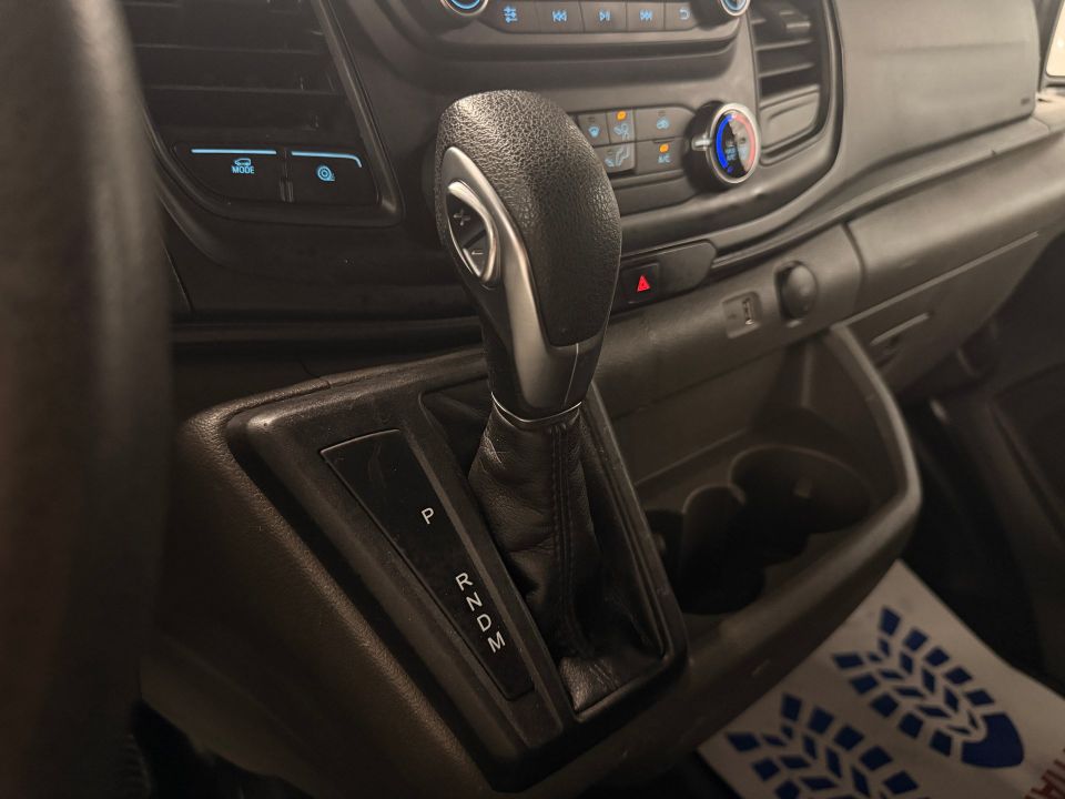 Ford Transit Cargo Van 2023 - Image 20