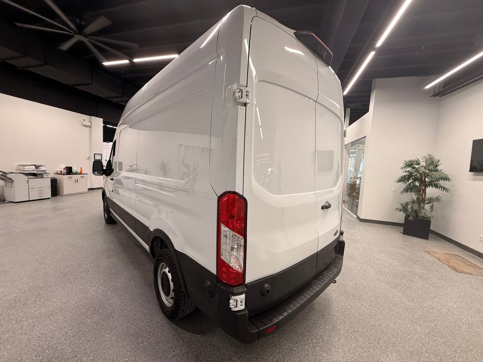 Ford Transit Cargo Van 2024 - Image 3
