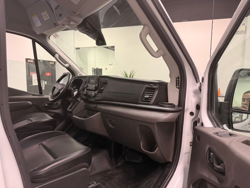 Ford Transit Cargo Van 2024 - Image 12
