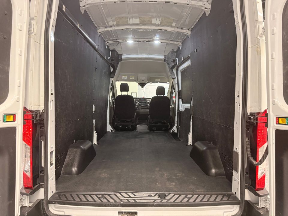 Ford Transit Cargo Van 2024 - Image 14