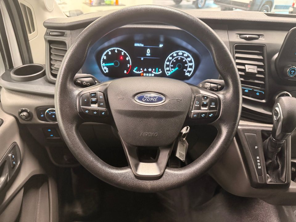 Ford Transit Cargo Van 2024 - Image 16