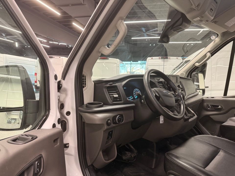 Ford Transit Cargo Van 2024 - Image 11