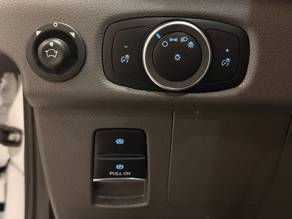 Ford Transit Cargo Van 2024 - Image 21